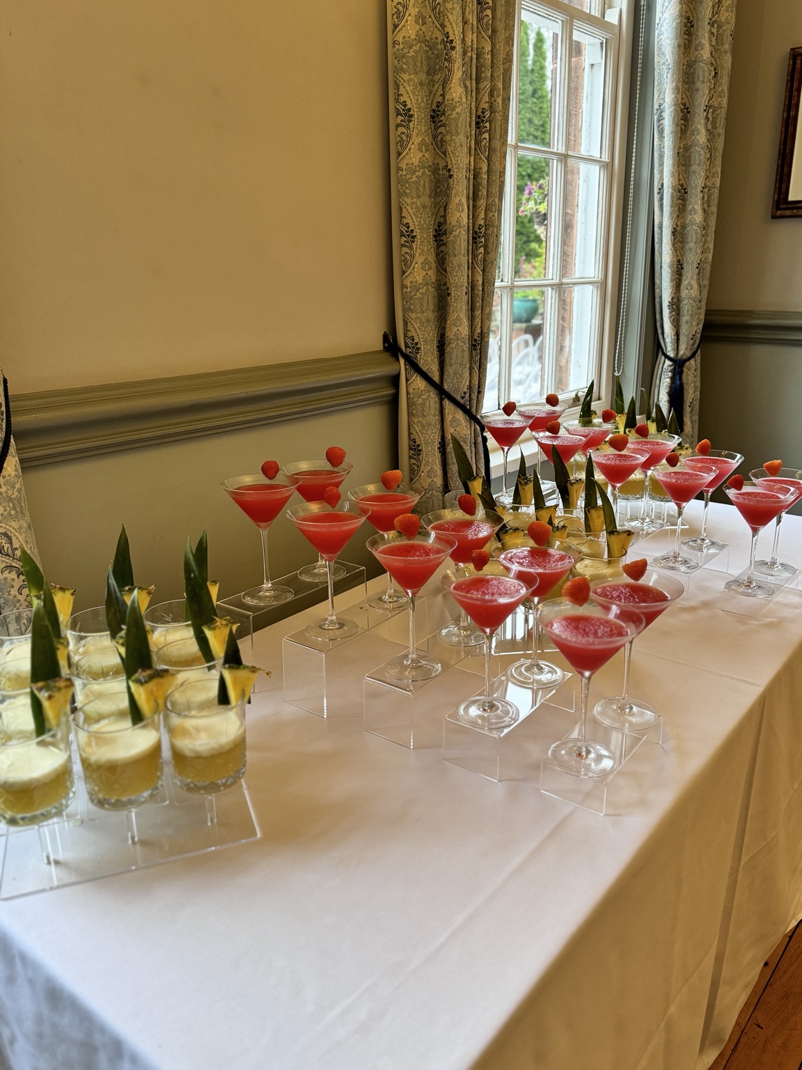 Cocktails and grazing table event image