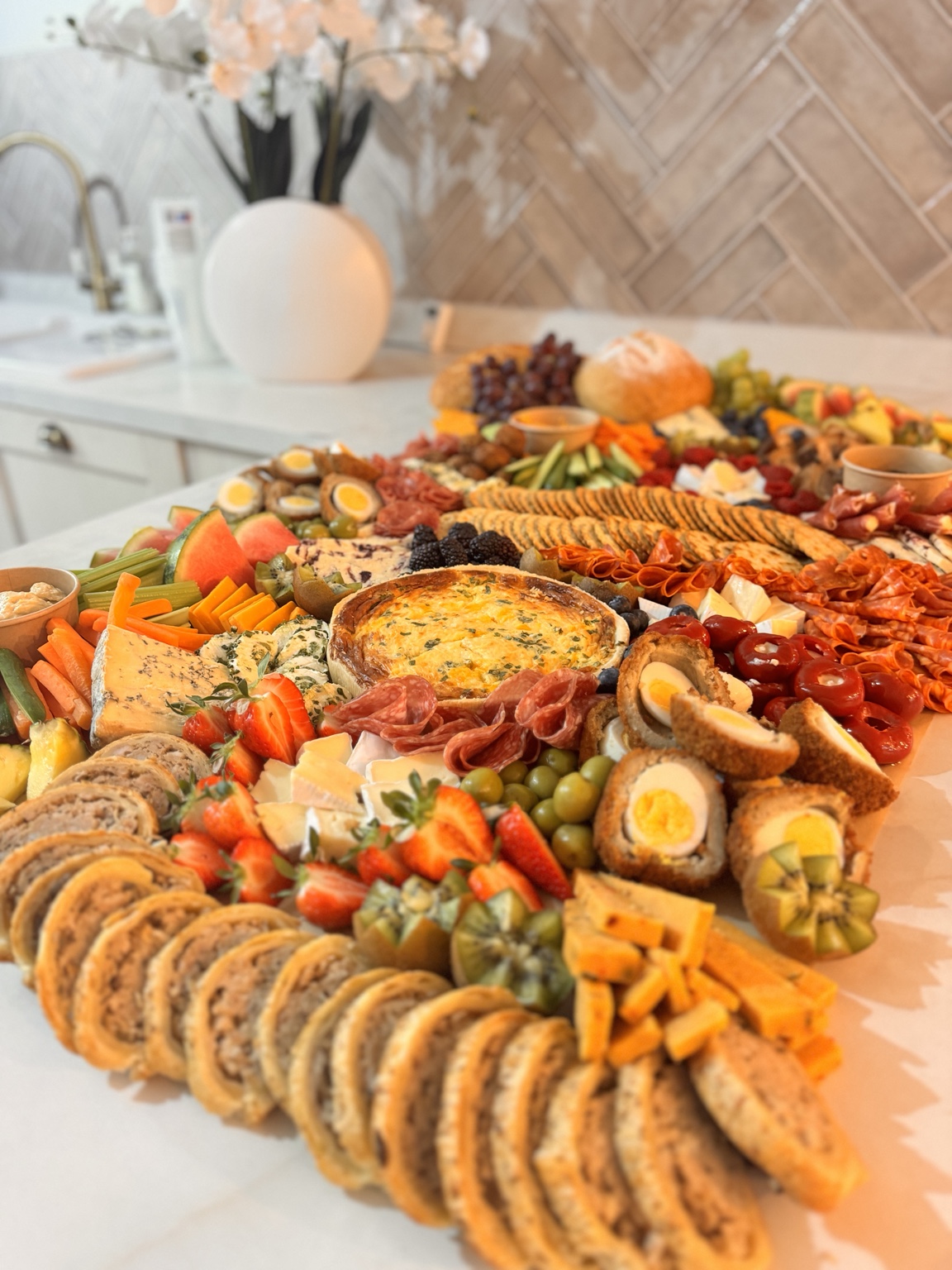 Cocktails and grazing table event image